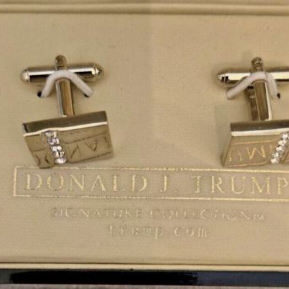 Donald J Trump Signature Collection Cufflinks - Picture 2 of 5